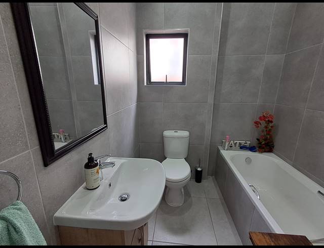 3 BEDROOM HOUSE FOR SALE IN PALM LAKES ESTATE
